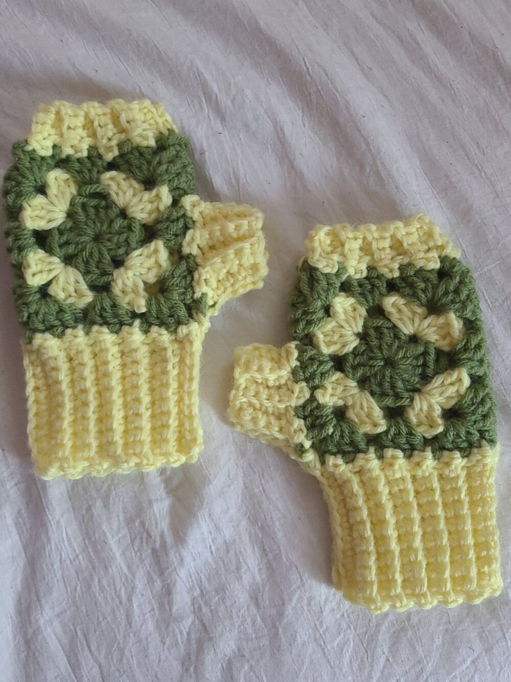 green & yellow fingerless granny square mittens - women's - one size